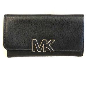 Cute Michael Kors Black wallet with gold!